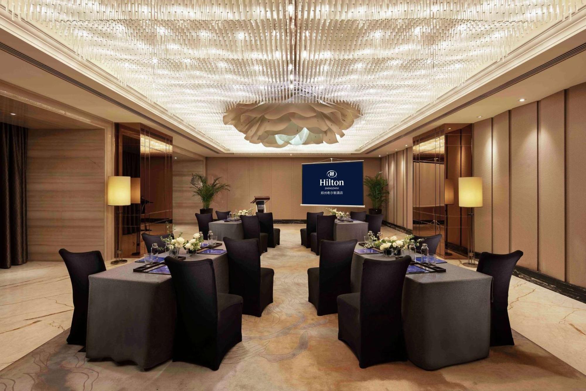Hotel Hilton Zhengzhou Exterior foto